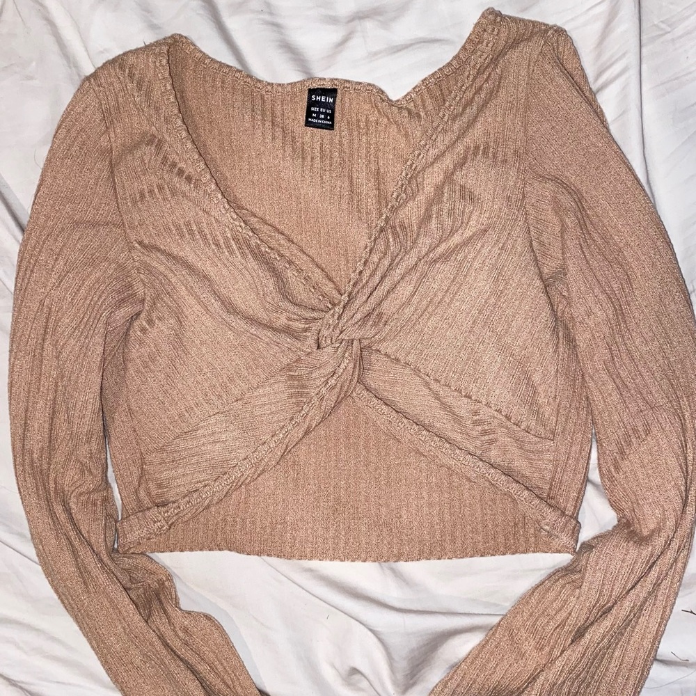 Beige long sleeve crop😋
